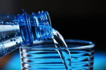 Jeden napój, który da Ci zdrowie i długowieczność! Woda – jak często po nią sięgasz?